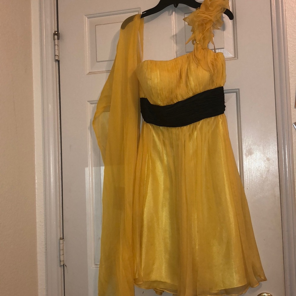 Yellow and black flowy one shoulder dress